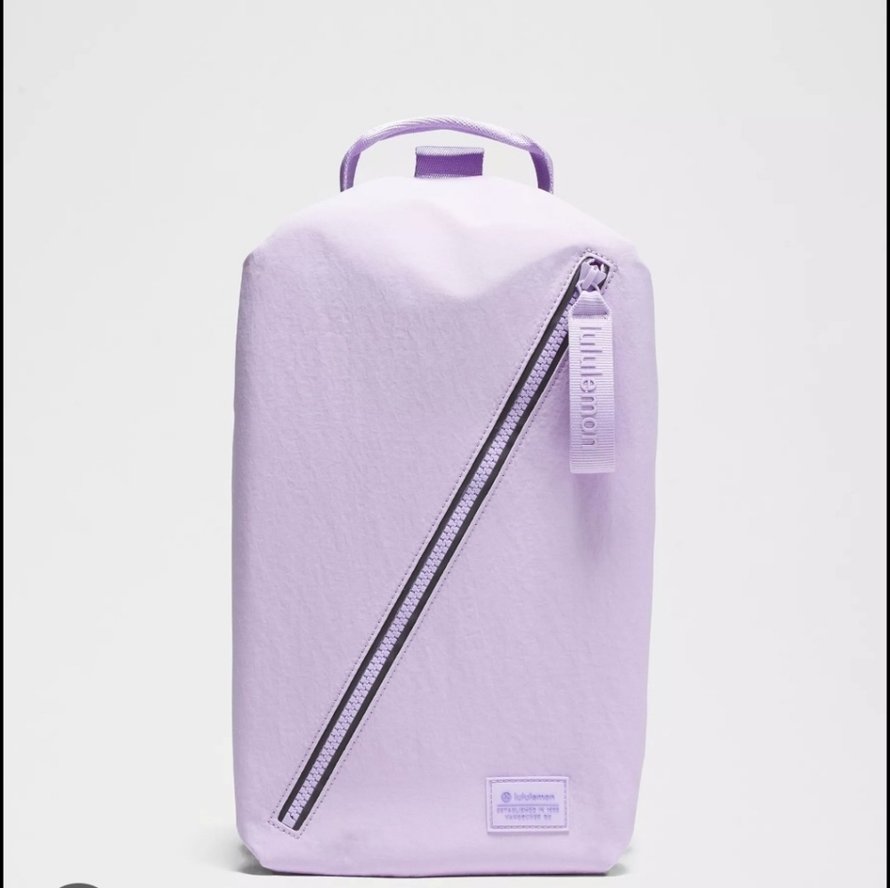 Lululemon Fast Track Bag 2.0 9L Lavendar (Very Rare)